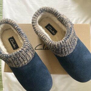 Clarks Women’s Knit Scuff Slippers
